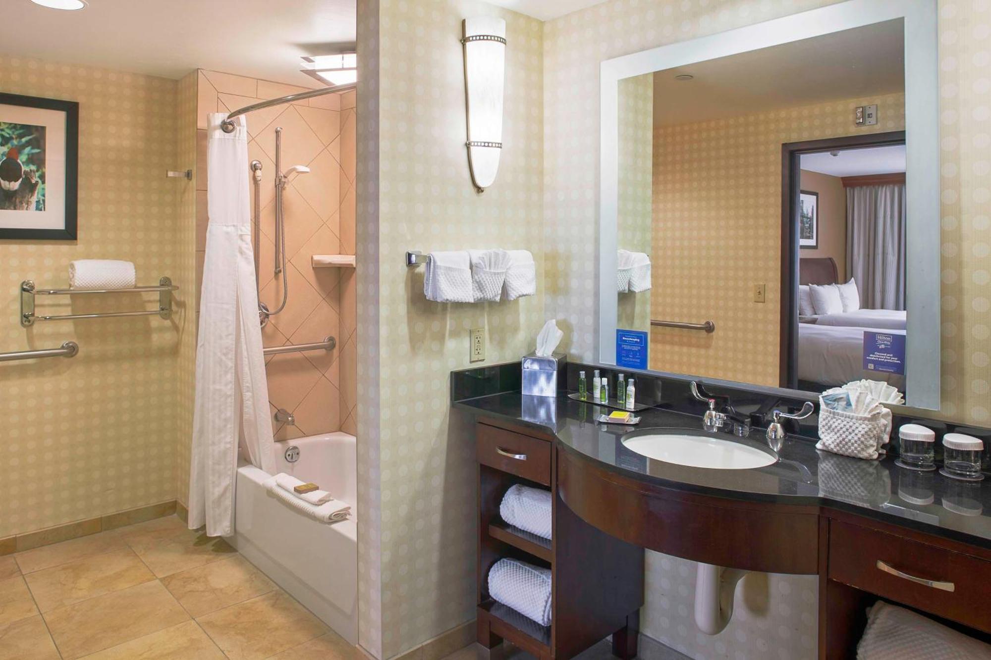 Doubletree Suites By Hilton Bentonville Esterno foto